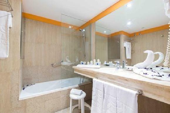 Aparthotel Morasol Suites