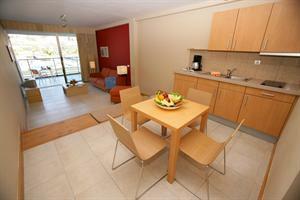 Aparthotel Morasol Suites