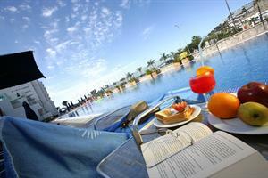 Aparthotel Morasol Suites