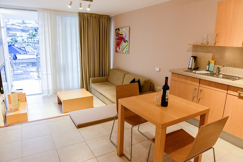 Aparthotel Morasol Suites