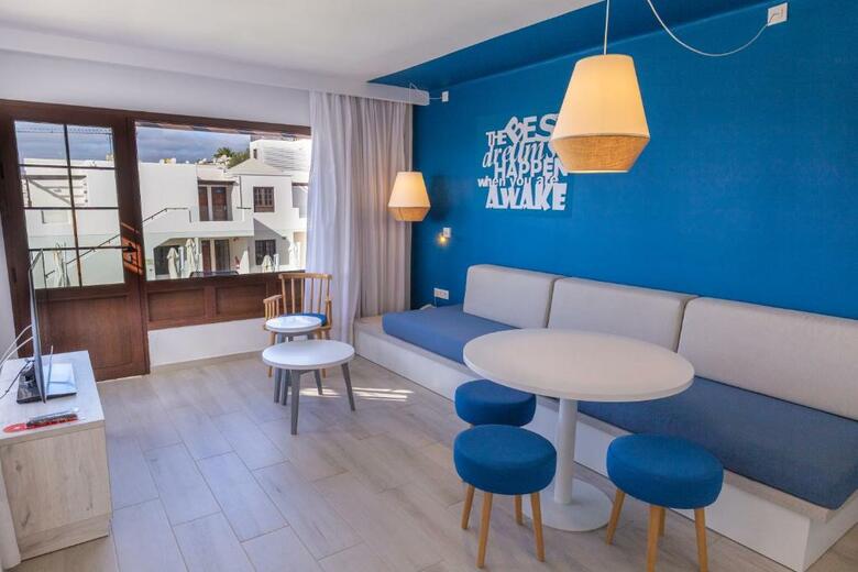 R2 Bah�a Kontiki Beach Apartments