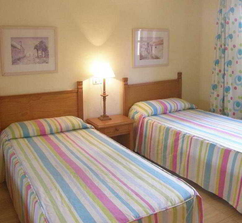 R2 Bah�a Kontiki Beach Apartments