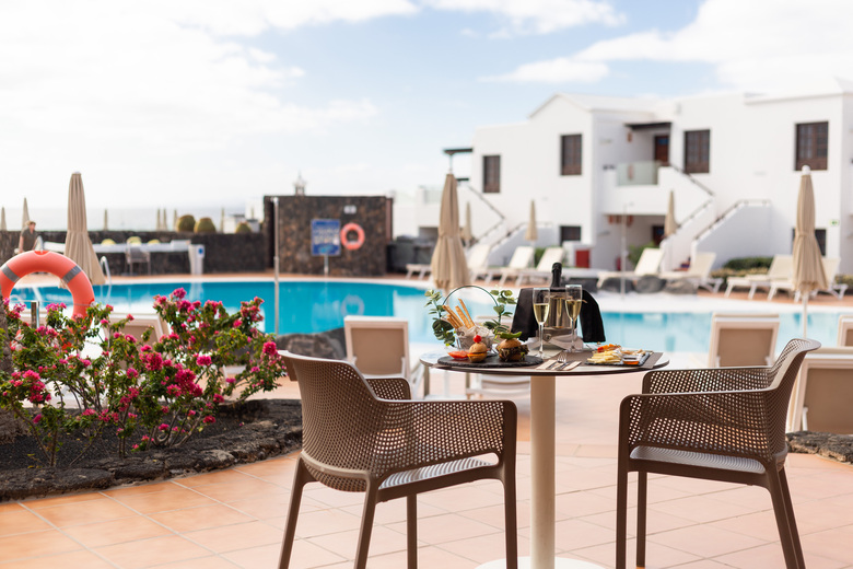R2 Bah�a Kontiki Beach Apartments