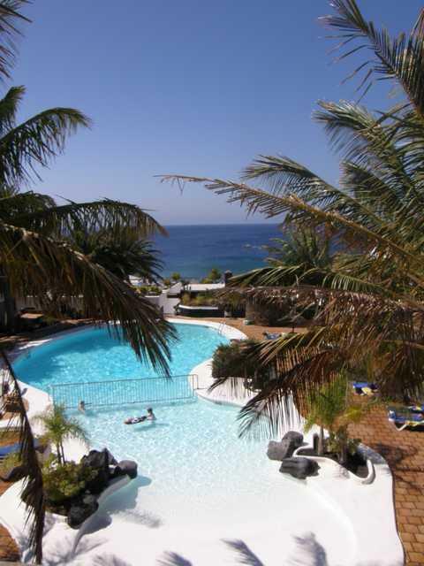R2 Bah�a Kontiki Beach Apartments