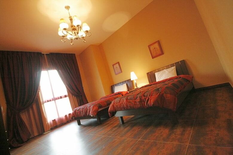 Hotel Al Manzil Suites