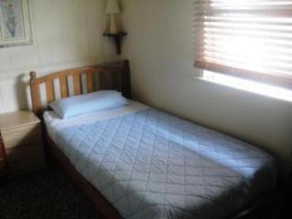 Hotel Bowen Terrace Accommodation - Hostel