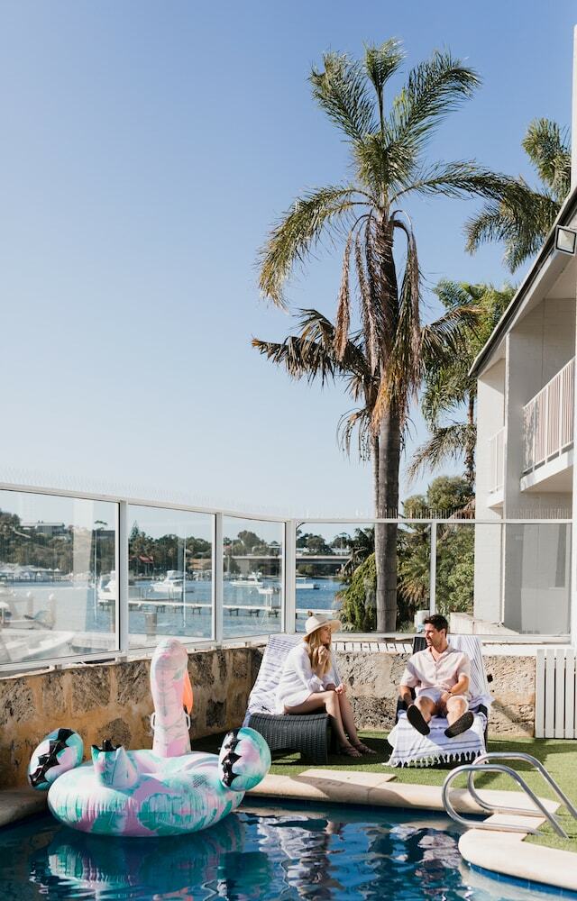 Pier 21 Apartments Hotel