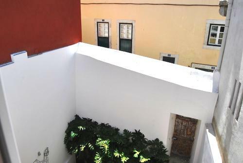Ama Apartments