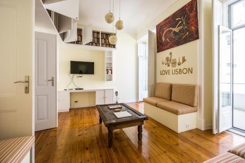 Hostal Lisbon Basilica Rooms