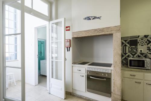 Hostal Lisbon Basilica Rooms