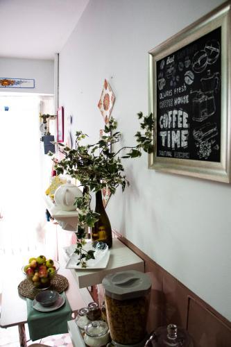 Hostal Saudade Guest House