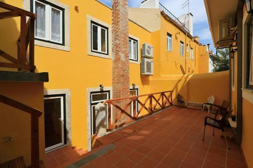 Sao Jorge Apartments & Suites