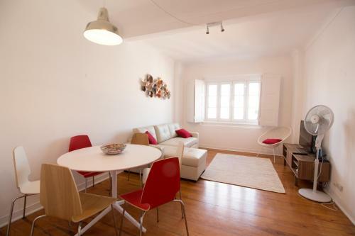 Avenida Charm Apartments