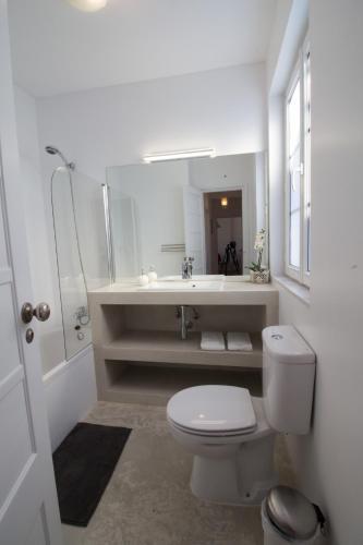 Avenida Charm Apartments