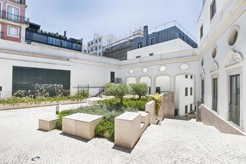 Bmyguest - Prestige Palace Apartment
