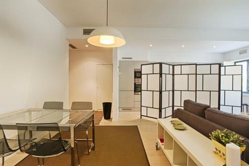 Bmyguest - Prestige Palace Apartment