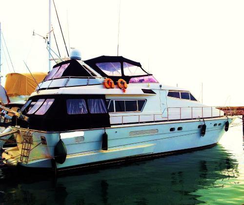 My Ang�lisa The Yacht
