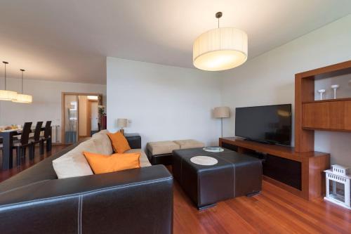 Lovelystay - Oporto Beach Apartment