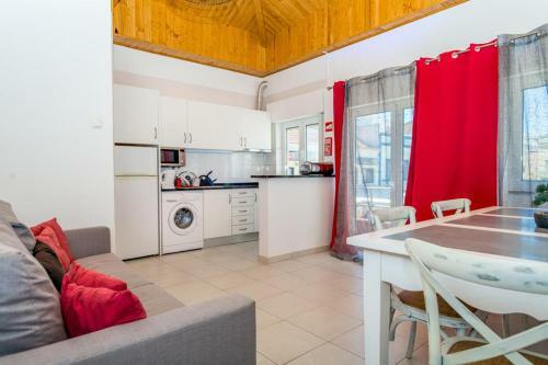 Ferragudo Vintage Apartment With Seaview
