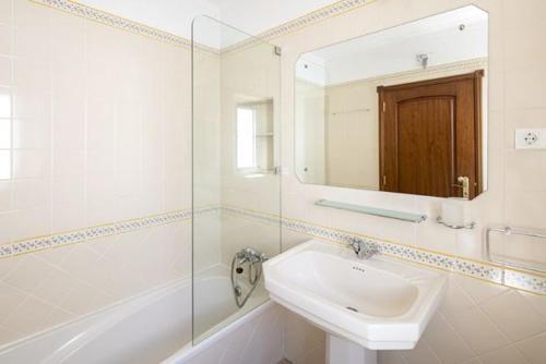 Ferragudo Villa Sleeps 10