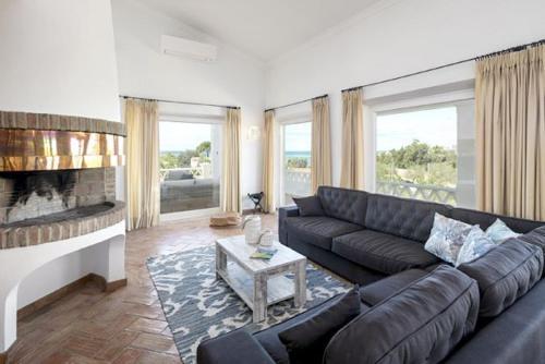 Ferragudo Villa Sleeps 10