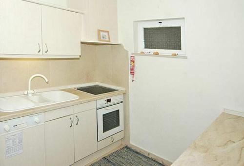 Ferragudo Villa Sleeps 4 Pool