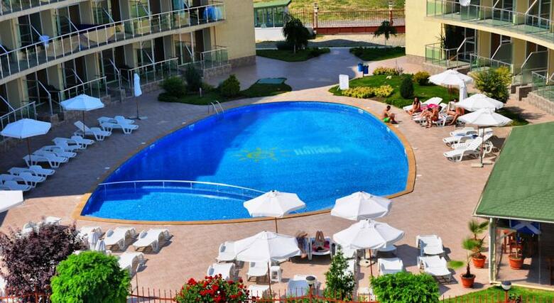 Sunny Holiday Aparthotel