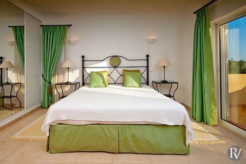 Carvoeiro Apartment Sleeps 6 Air Con Wifi