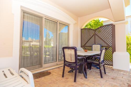 2 Bedroom Apartment On Gramacho Golf Course, Carvoeiro