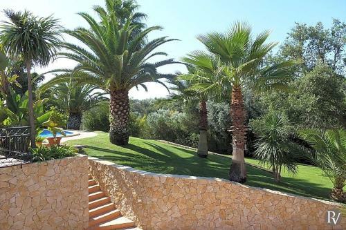 Carvoeiro Villa Sleeps 8 Air Con