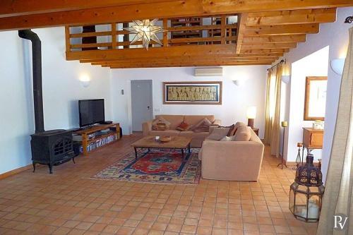 Carvoeiro Villa Sleeps 8 Air Con