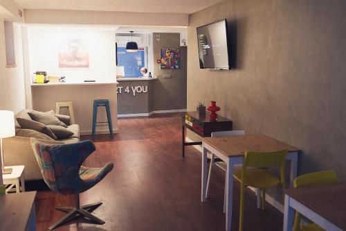 Art 4 You Cascais Hostel & Suites