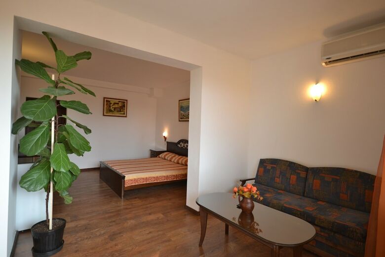 Hotel More