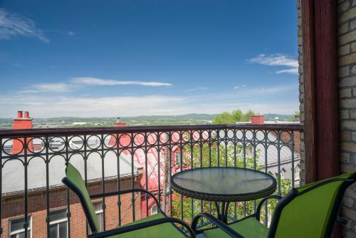 Bed & Breakfast Auberge Ch�teau Des Tourelles