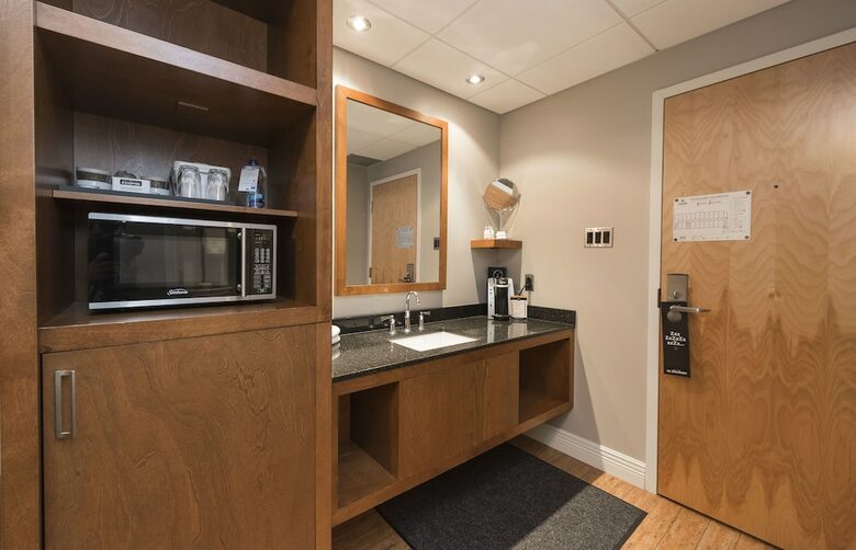 Hotel H�tel & Suites Le Dauphin