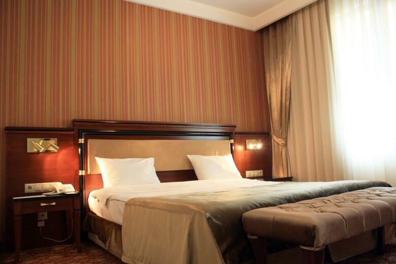 Atropat Hotel
