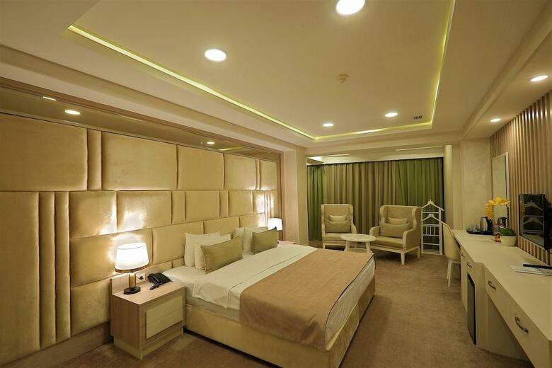 Hotel Ganjali Plaza