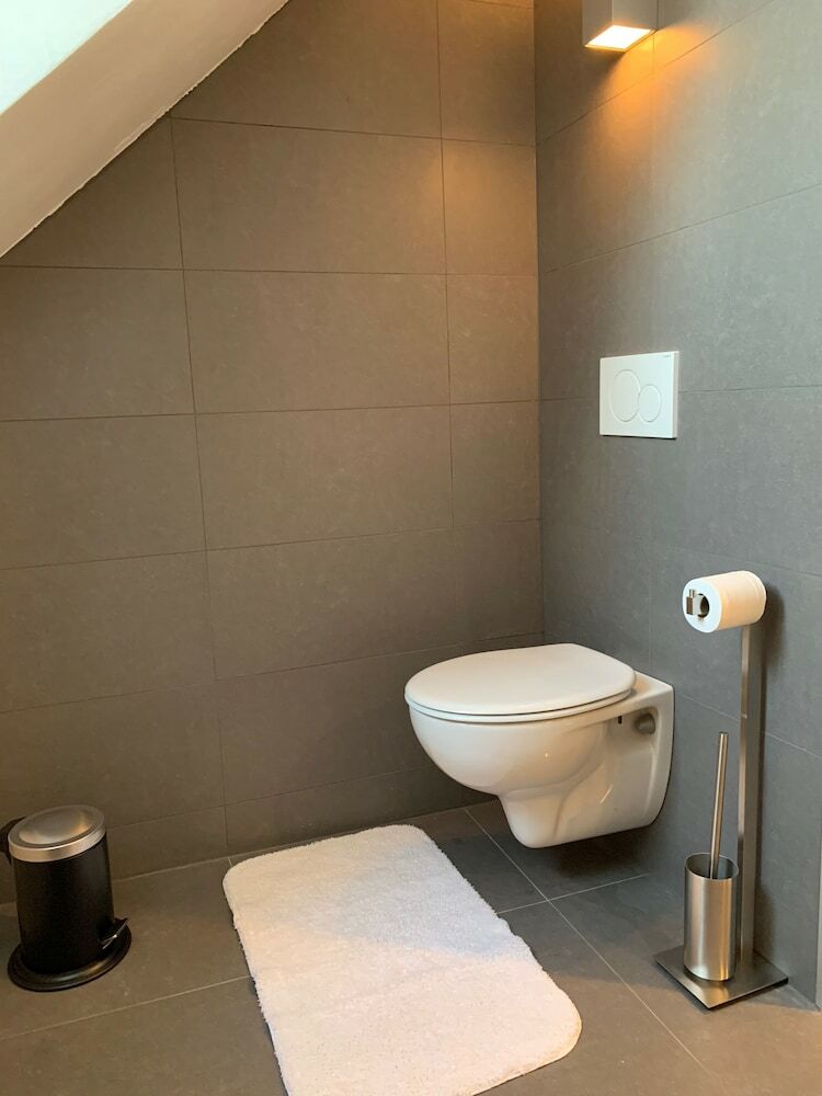 Hostal A Flemish Tale