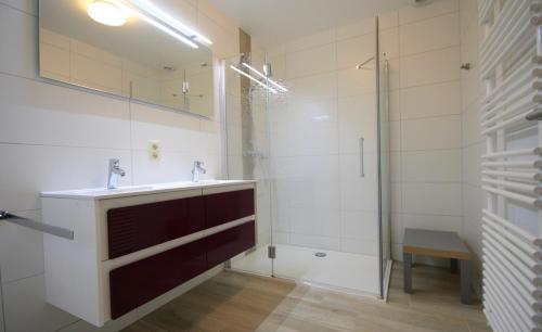 Amon Antwinne - Ovifat