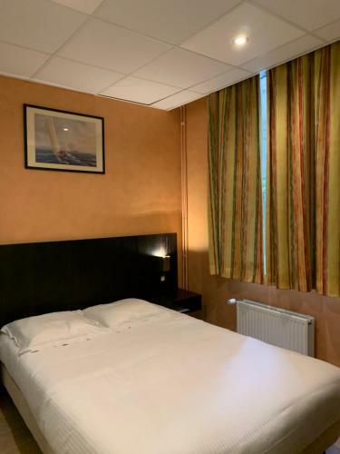 Alpha Hotel