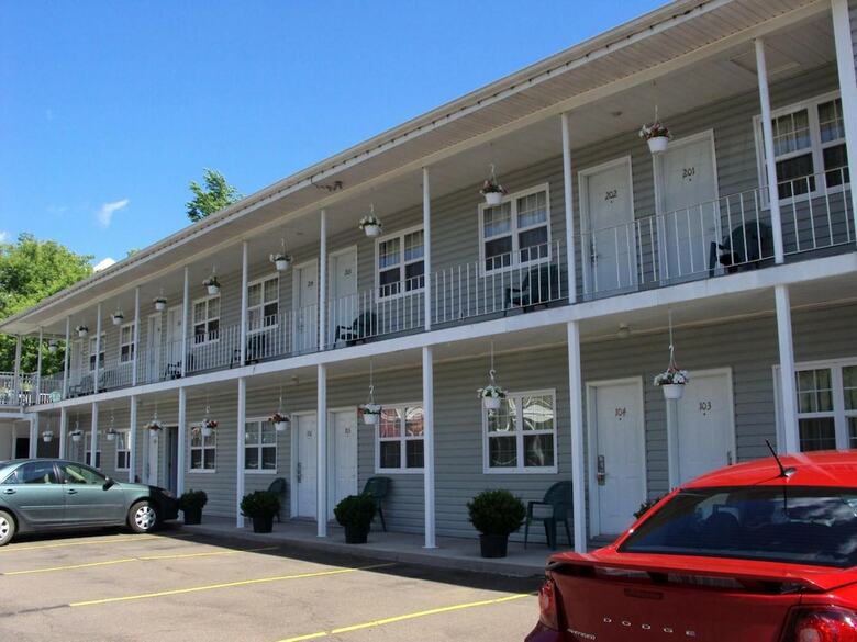 Hotel Midtown Motel & Suites