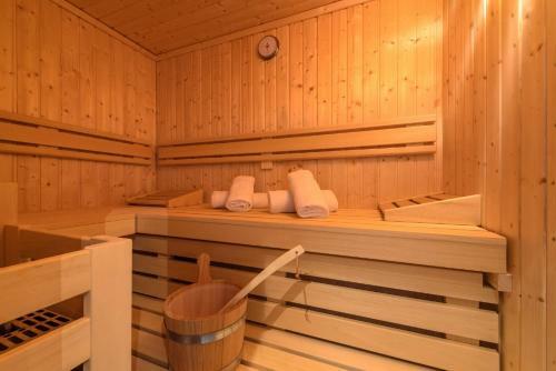 Reetdachh�user Im Feriendorf Am Bakenberg