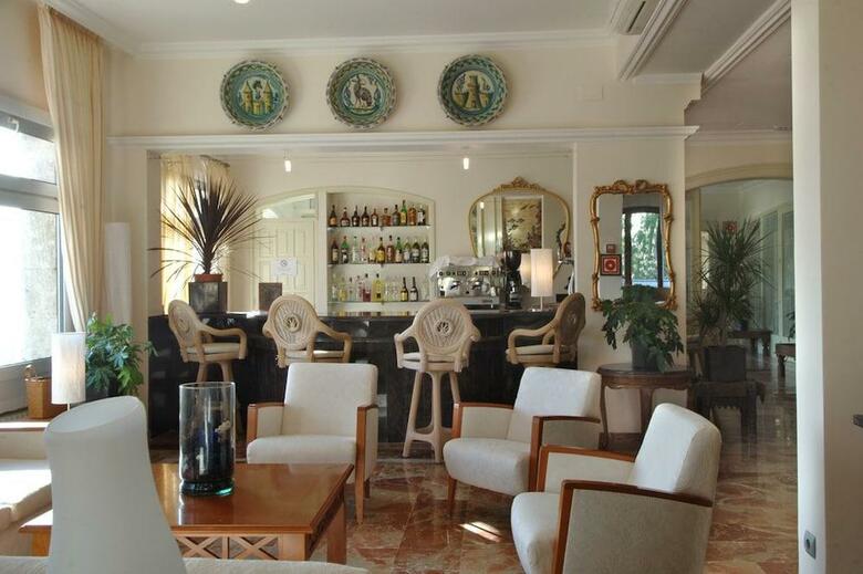 Montjoi By Brava Hoteles
