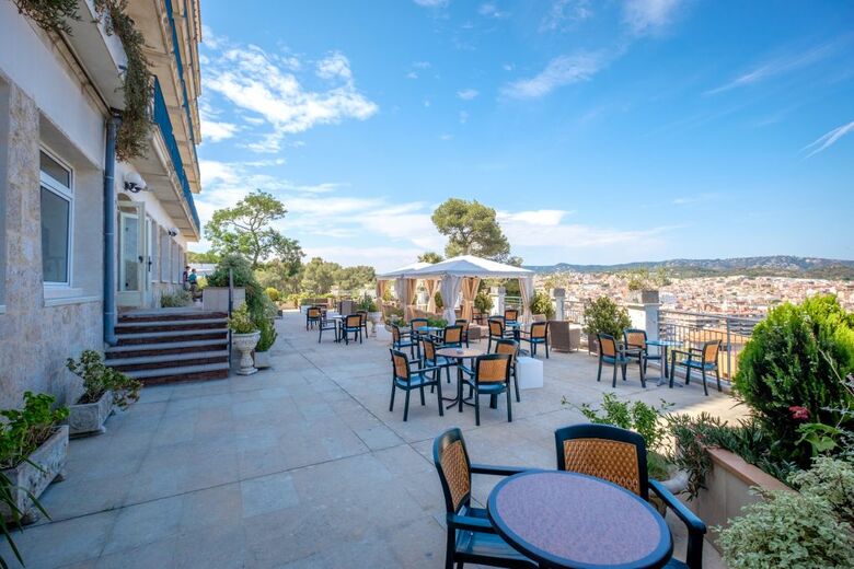 Montjoi By Brava Hoteles
