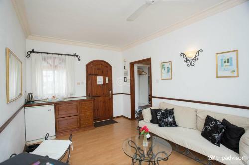 Hotel Hideway Club