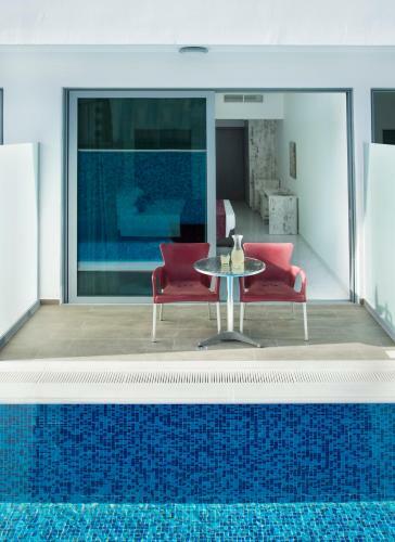 Freij Beach Hotel & Resort