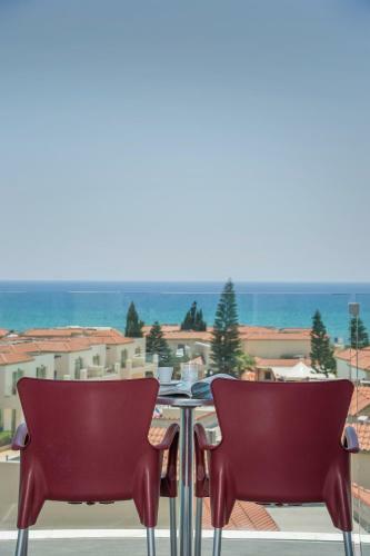 Freij Beach Hotel & Resort