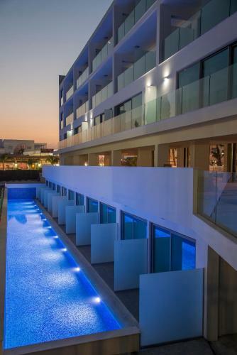 Freij Beach Hotel & Resort