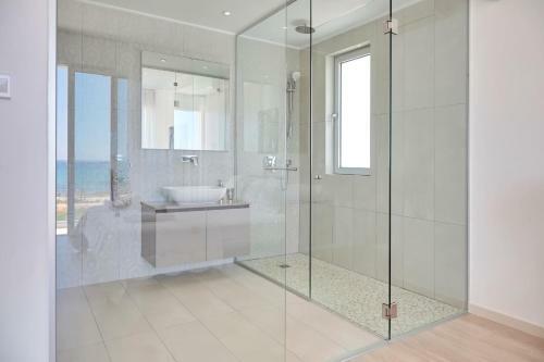 Royal Seafront Luxury Villa