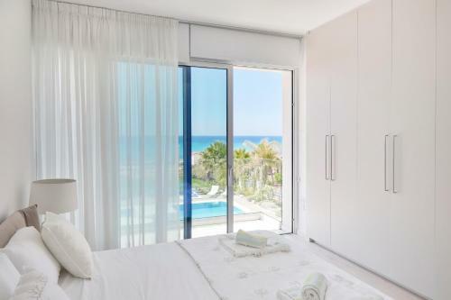 Royal Seafront Luxury Villa